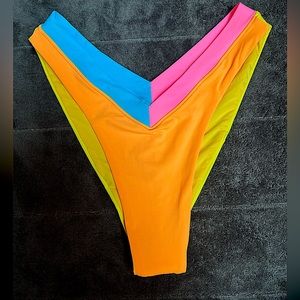 Women’s ONEONE SWIM bikini bottom Medium (fits 4-6) size. Cheeky !